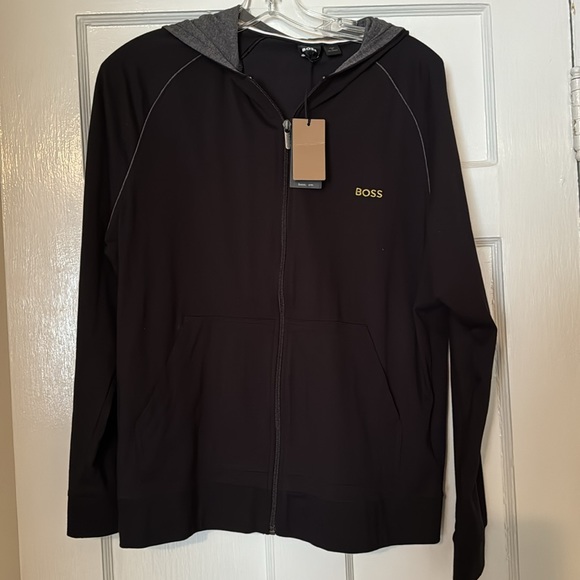 BOSS
Black Raglan Hoodie NWT Size M - Picture 4 of 5